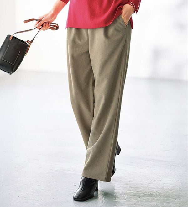 BELLUNA（ベルーナ）の「なめらかコーデュロイワイドパンツ（ワイドパンツ・ガウチョ）」｜グレージュ