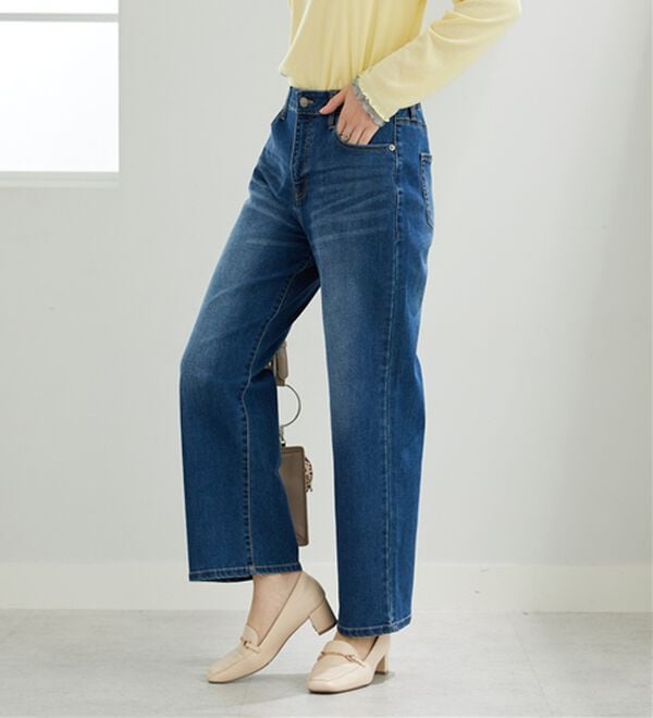 BELLUNA（ベルーナ）の「デニム素材美脚見えワイドパンツ（ワイドパンツ・ガウチョ）」｜ブルー