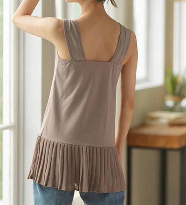 YU'NOW（ユナウ）の「【抗菌防臭】【吸水速乾】ブラ紐隠しの優秀プリーツワンピース（肌着・インナーウェア）」｜詳細画像