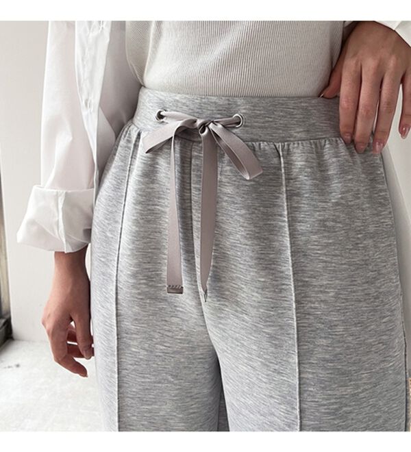 楽ちん！ストレッチ美ラインテーパードパンツ - ベルーナ【公式】