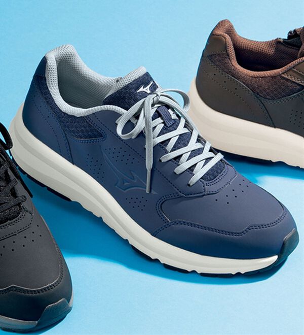 「＜ミズノ＞ラクに履けるウォーキングシューズ（メンズスニーカー）」｜ネイビー