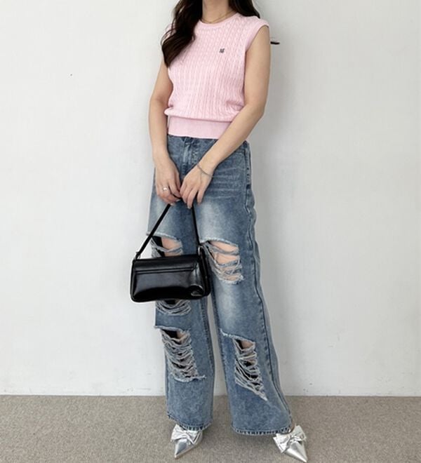 GeeRA（ジーラ）の「ケーブル編み刺しゅうノースリニット（ベスト）」｜詳細画像