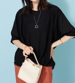 BELLUNA（ベルーナ）の「&ldquo;2点セット&rdquo;ネックレス付！異素材裾タックプルオーバー（カットソー）」｜黒
