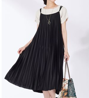 BELLUNA（ベルーナ）の「バックリボン使いプリーツキャミワンピース（その他ワンピース）」｜黒