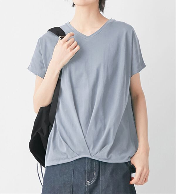 Viola e Viola（ヴィオラ エ ヴィオラ）の「綿１００％ゆったり裾タックＴシャツ（Tシャツ）」｜ブルー