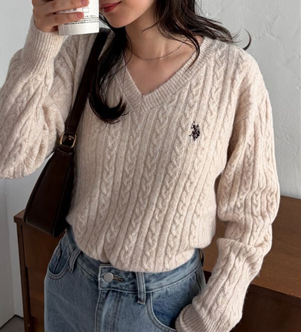 RANAN（ラナン）の「＜U.S.POLO ASSN.＞ワンポイントケーブルVネックニット（ニット・セーター）」｜詳細画像
