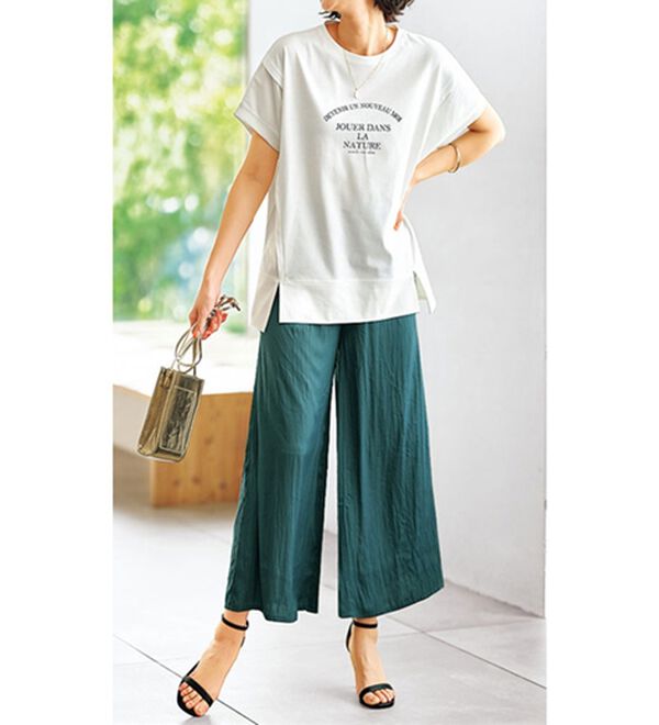 BELLUNA（ベルーナ）の「汗ジミ対策！切替デザインロゴプルオーバー（カットソー）」｜詳細画像