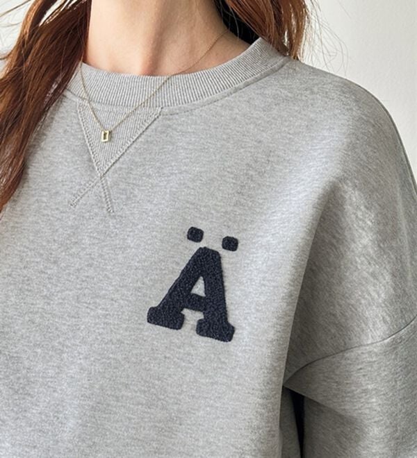 GeeRA（ジーラ）の「サガラ刺繍裏起毛スウェット（トレーナー・スウェット）」｜詳細画像