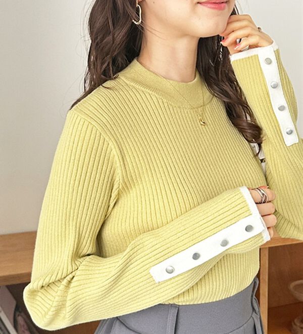 GeeRA（ジーラ）の「袖口ボタン配色ハイネックリブニット（ニット・セーター）」｜詳細画像
