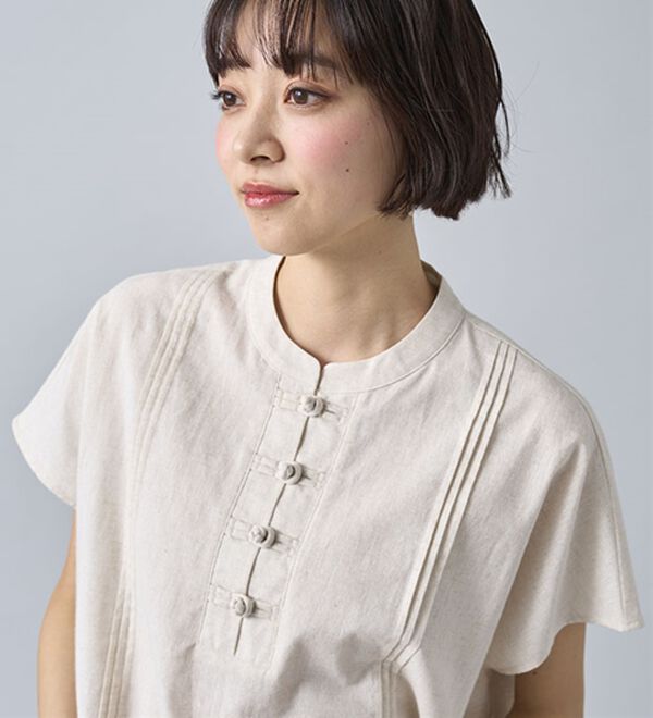 BELLUNA（ベルーナ）の「綿麻素材チャイナボタンゆったりブラウス（ブラウス）」｜詳細画像