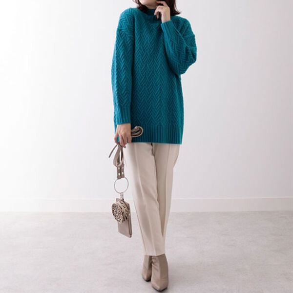 BELLUNA（ベルーナ）の「ヘリンボン柄ハイネックニットプルオーバー（ニット・セーター）」｜詳細画像