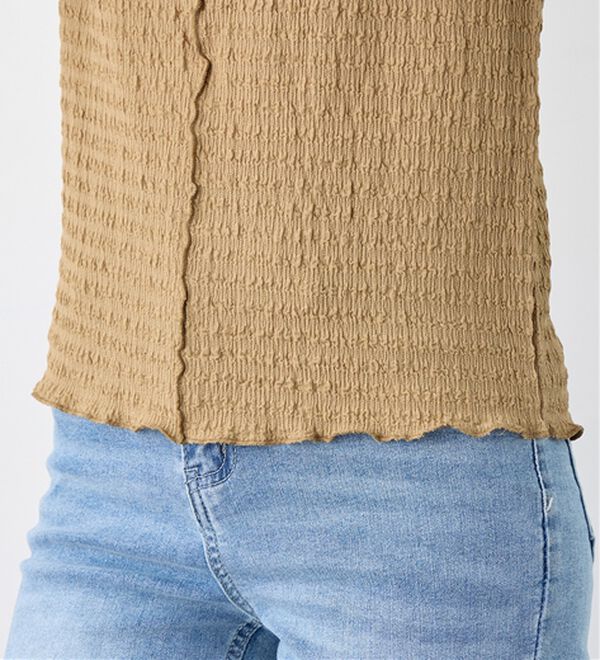 alotta（アロッタ）の「頼れる着回し力！立体ジャガード素材インナープルオーバー（カットソー）」｜詳細画像