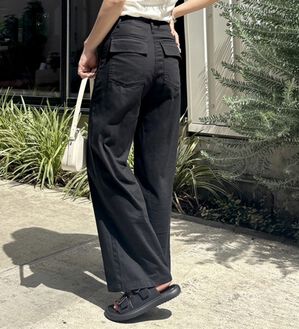 GeeRA（ジーラ）の「コットンワイドベイカーパンツ（フルレングスパンツ）」｜ブラック