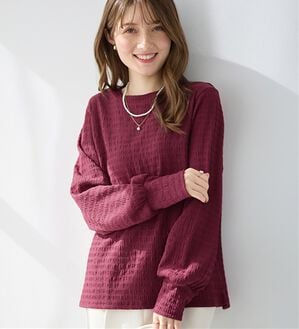 alotta（アロッタ）の「着映えジャカード素材パフ袖ゆるトップス（カットソー）」｜ベリー