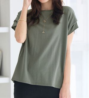 Viola e Viola（ヴィオラ エ ヴィオラ）の「脱普通！すっきり見え大人の上品Ｔシャツ（Tシャツ）」｜オリーブ