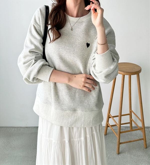 GeeRA（ジーラ）の「ロゴ＆ハート刺しゅう裏起毛スウェット（トレーナー・スウェット）」｜詳細画像