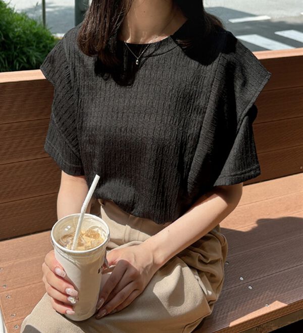 GeeRA（ジーラ）の「ラッフルショルダー表面感カットソー（カットソー）」｜詳細画像