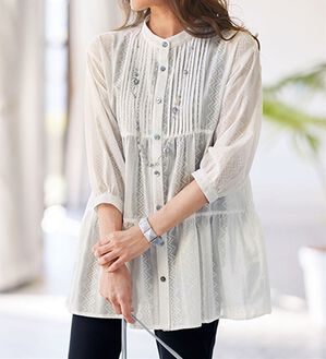 BELLUNA（ベルーナ）の「綿１００％ドビージャカードピンタック使いチュニック（チュニック）」｜オフ白