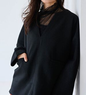 RANAN（ラナン）の「メルトン調素材深Ｖネックポンチョプルオーバー（カットソー）」｜ブラック