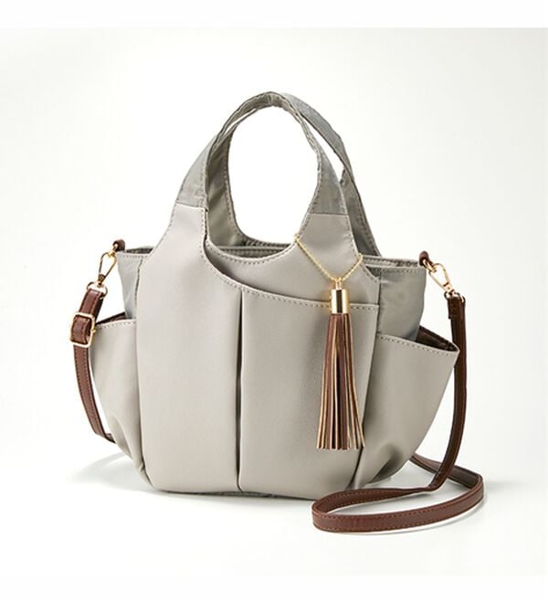 BELLUNA（ベルーナ）の「１０ポケット２ＷＡＹ柔らか軽量手提げ（ハンドバッグ）」｜グレー