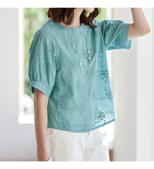 BELLUNA（ベルーナ）の「刺しゅうデザインゆったりブラウス（ブラウス）」｜詳細画像