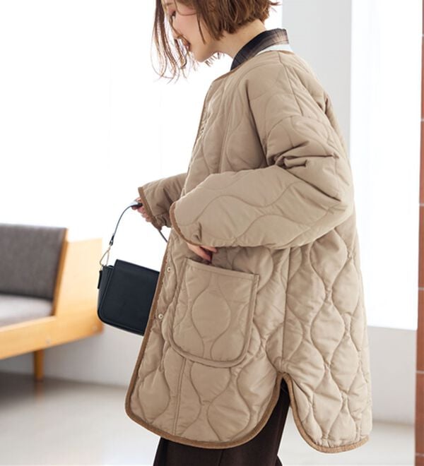 BELLUNA（ベルーナ）の「着こなし２通り！キルト&times;フェイクファーリバーシブルコート（ハーフコート）」｜詳細画像