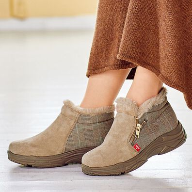 BELLUNA（ベルーナ）の「＜ＥＤＷＩＮ＞蓄熱保温大事な足元にあったかシューズ（スニーカー）」