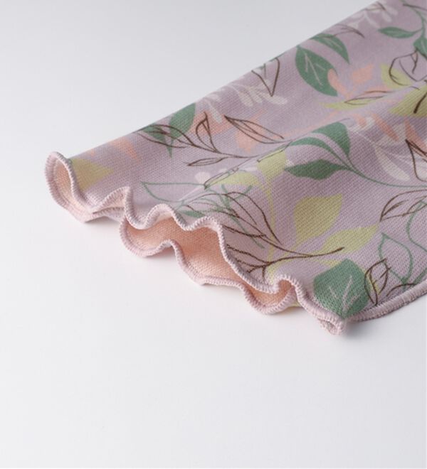 BELLUNA（ベルーナ）の「ふんわり柔らかメロー使い花柄プルオーバー（カットソー）」｜詳細画像