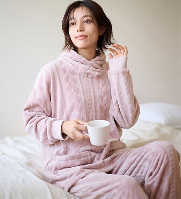 LAVIENNE（ラヴィエンヌ）の「寒がりさんのためのふわっもこケーブルフリースパジャマ（パジャマ・ルームウェア）」｜詳細画像