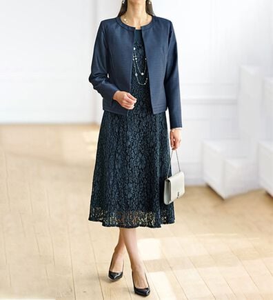 BELLUNA（ベルーナ）の「シャンタン素材ノーカラージャケットレースワンピースアンサンブル（ワンピースセットスーツ）」