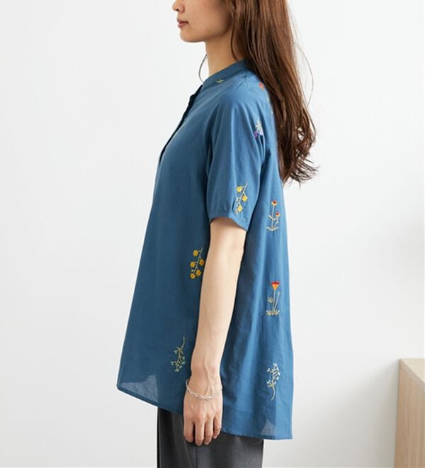 BELLUNA（ベルーナ）の「【Ｌａｇｒｉｌｕａ】花柄刺しゅうデザインチュニック（チュニック）」｜詳細画像