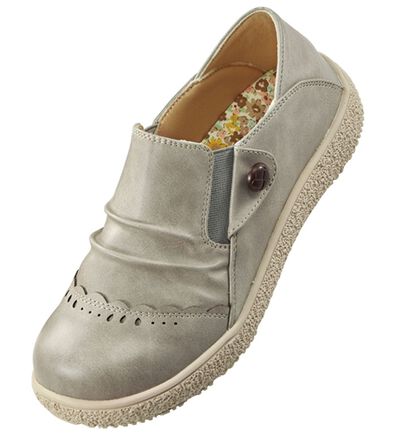 BELLUNA（ベルーナ）の「＜ｍｏｚ＞くるみボタンギャザースリッポン（スリッポン）」