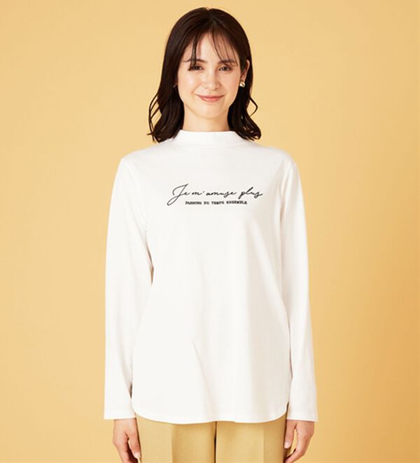 BELLUNA（ベルーナ）の「刺しゅうロゴ使いハイネックプルオーバー（カットソー）」｜詳細画像