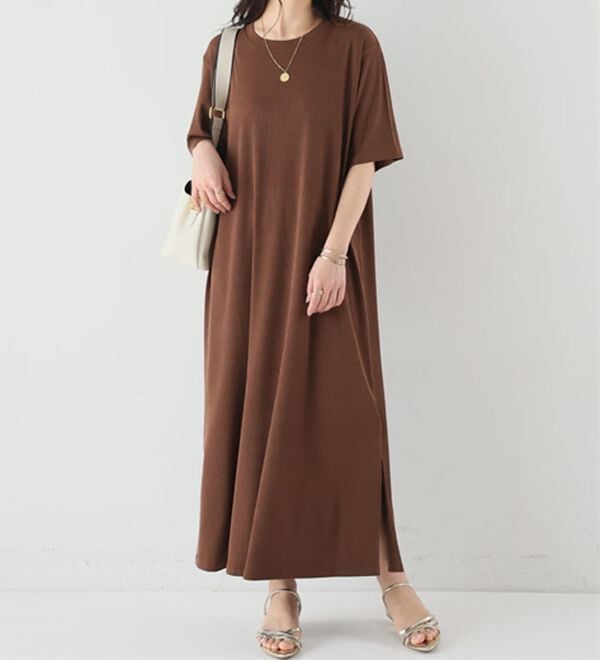 A HAPPY MARILYN（アハッピーマリリン）の「【Ｌ～８Ｌ】【選べる袖丈】さらとろリブワンピース（ロングワンピース）」｜ブラウン