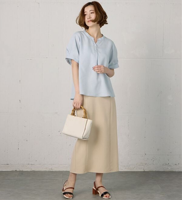 BELLUNA（ベルーナ）の「麻調合繊パール付タックデザインブラウス（ブラウス）」｜詳細画像