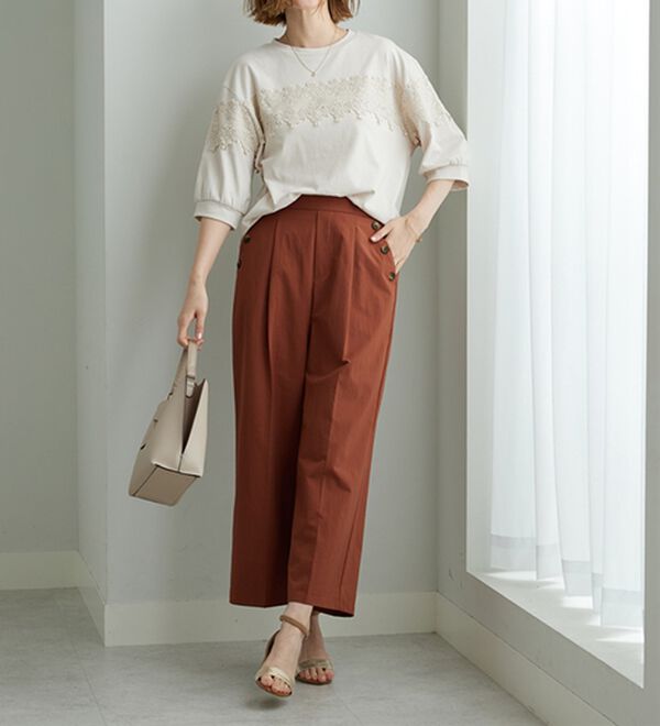 BELLUNA（ベルーナ）の「ケミカルレース使い華やかプルオーバー（カットソー）」｜詳細画像