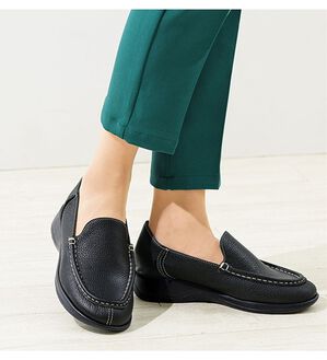 ルフラン（ルフラン）の「５Ｅ牛革モカスリッポン（スリッポン）」｜ブラック