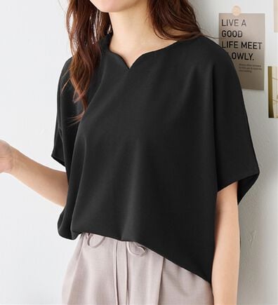 alotta（アロッタ）の「着痩せが叶うドルマンスリーブきれいめカットソー（カットソー）」