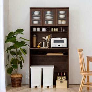 iellio（イエリオ）の「おしゃれなキッチンボード＜食器棚・キッチン収納・家電収納レンジ台・キッチン家電収納＞（キッチン収納）」｜ダークブラウンゴミ箱収納タイプ