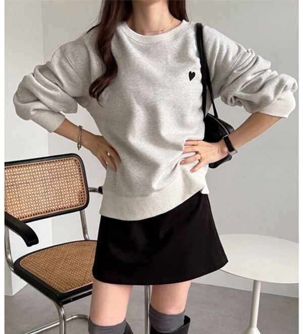 GeeRA（ジーラ）の「ロゴ＆ハート刺しゅう裏起毛スウェット（トレーナー・スウェット）」｜詳細画像