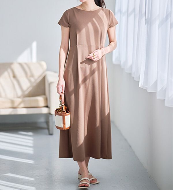 上品見えバックギャザーワンピース - ベルーナ【公式】