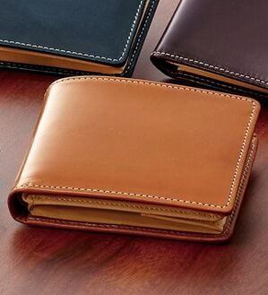 「英国ブライドルレザー二つ折り財布（メンズ財布・パスケース）」｜ライトブラウン