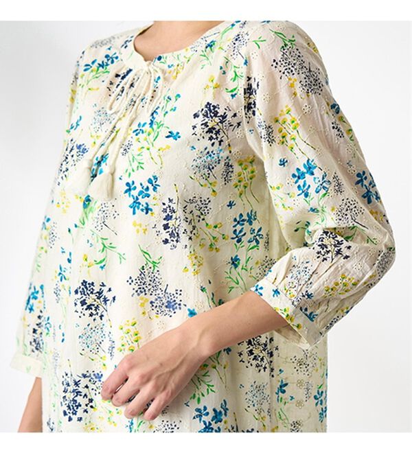 BELLUNA（ベルーナ）の「綿１００％刺しゅう使いプリントチュニック（チュニック）」｜詳細画像