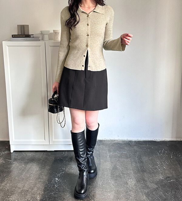 GeeRA（ジーラ）の「ゴールドボタンポロ衿リブニットトップス（ニットカーディガン）」｜詳細画像