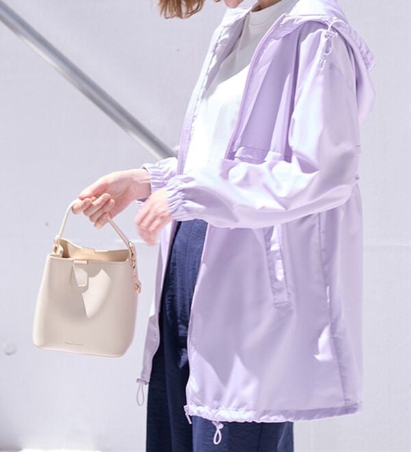 BELLUNA（ベルーナ）の「はっ水加工軽量パーカー（ポーチ付）（パーカー）」｜詳細画像