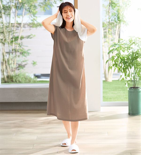 「サラッと涼しい楊柳ワンピース（パジャマ・ルームウェア）」｜モカ
