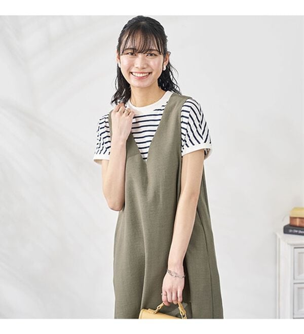 BELLUNA（ベルーナ）の「サラリ麻調素材Ｖネックジャンパードレス（ジャンパースカート）」｜詳細画像