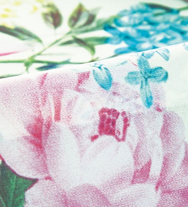 BELLUNA（ベルーナ）の「花束舞うふんわり袖プリントチュニック（チュニック）」｜詳細画像