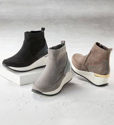 BELLUNA（ベルーナ）の「４Ｅ厚底ビジュー使いストレッチブーツ（ブーツ）」