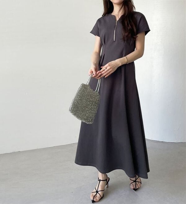 GeeRA（ジーラ）の「前後2WAYハーフジップフレンチ袖ワンピース（カットソーワンピース）」｜詳細画像